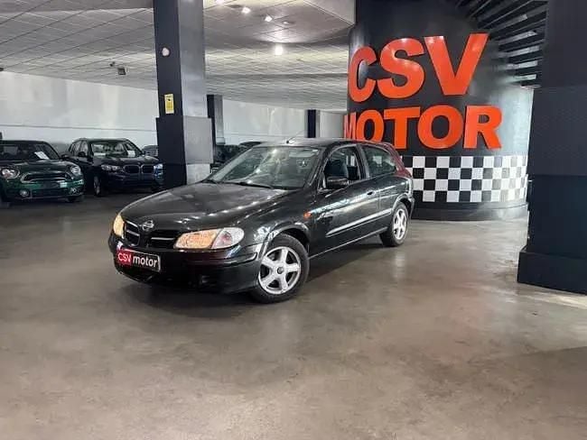 Usado Nissan Almera 90 HP (66 kW) 2002 Preto Sedan