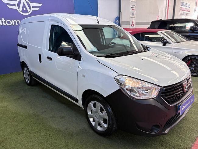 Usado Dacia Dokker Essentiel 90 CV (66 kW) 2019 Blanco Monovolumen