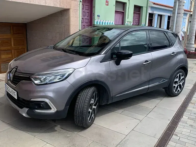 Usado Renault Captur Life 90 CV (66 kW) 2019 Gris / plata SUV