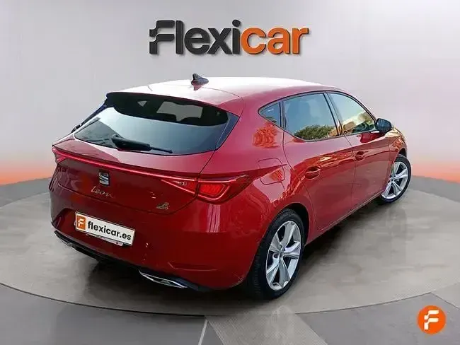 Usado Seat Leon FR 204 CV (150 kW) 2021 Rojo Berlina