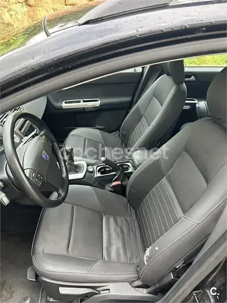 Usado Volvo V50 Momentum 136 CV (100 kW) 2007 Negro Familiar