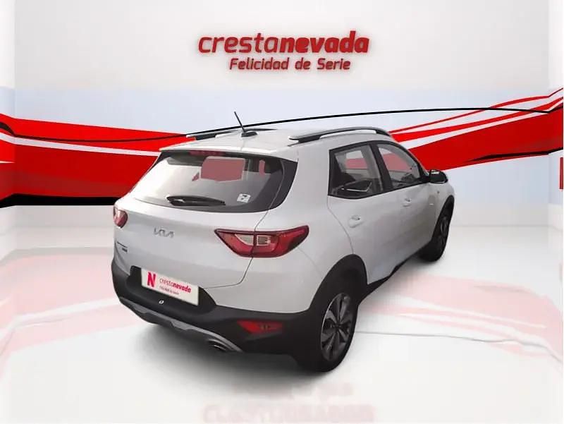 Usado Kia Stonic 100 CV (73 kW) 2022 SUV