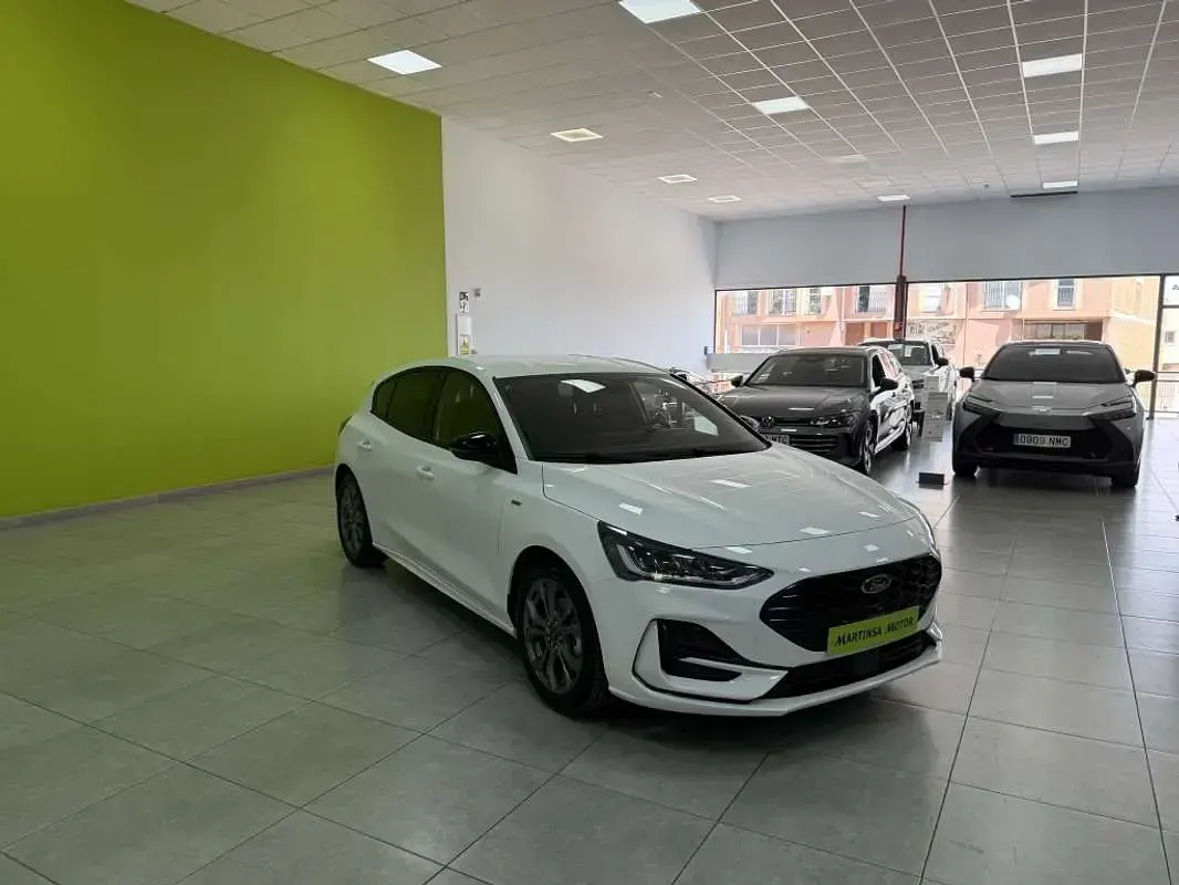 Nowe Ford Focus ST-Line 125 KM (91 kW) 2025 Biały Hatchback