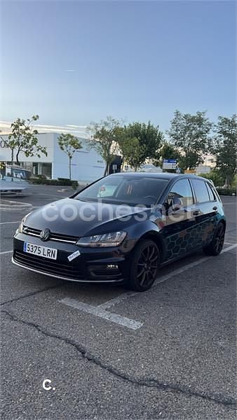 Usado VW Golf VII 110 CV (80 kW) 2016 Negro Berlina