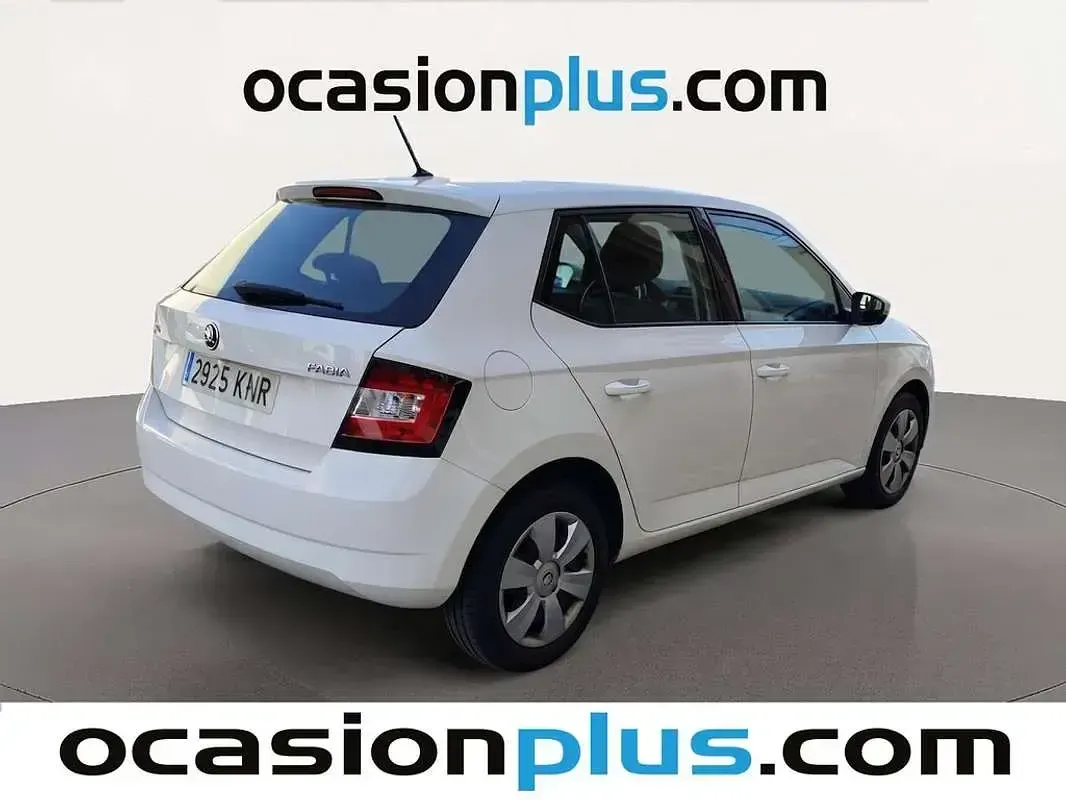 Usado Skoda Fabia Ambition 90 CV (66 kW) 2018 Gris Utilitario