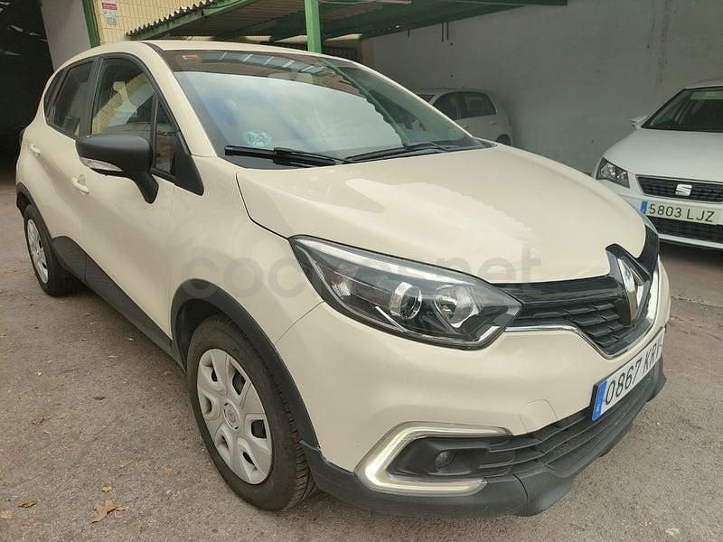 Usado Renault Captur Life 90 CV (66 kW) 2018 Beige SUV