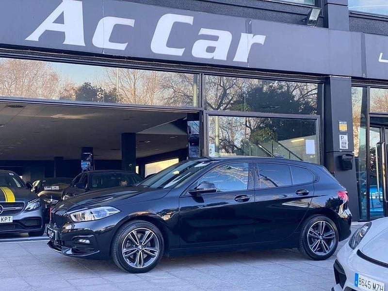Usado BMW 116 Comfort Edition 116 CV (85 kW) 2020 Negro Utilitario