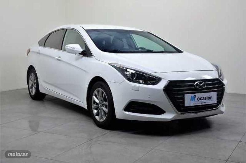 Usado Hyundai i40 141 CV (103 kW) 2017 Blanco Berlina