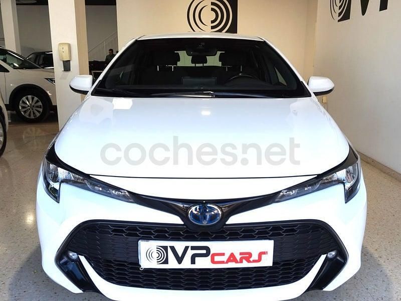 Usado Toyota Corolla Active 122 CV (89 kW) 2021 Gris / plata Berlina
