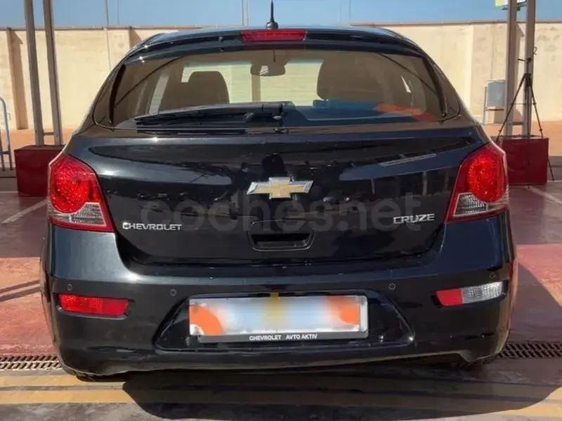 Usado Chevrolet Cruze LTZ 141 CV (103 kW) 2014 Negro Berlina