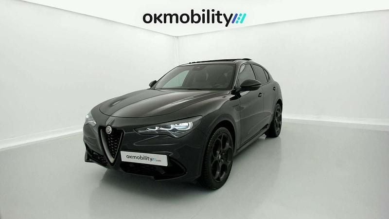 Negro Usado 2023 Alfa Romeo Stelvio Competizione SUV | 38.241 € (Precio justo) - Imagen 1/4