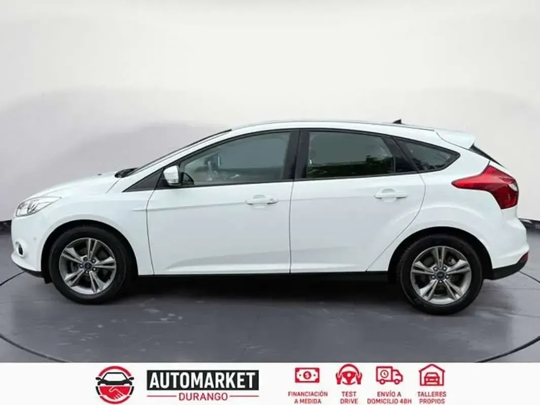 Usado Ford Focus Sport 114 CV (83 kW) 2014 Blanco Berlina