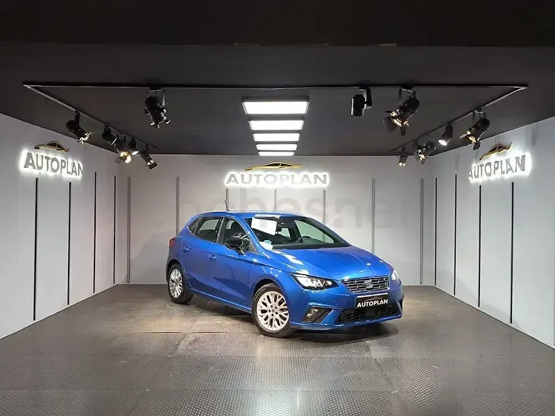 Usado Seat Ibiza FR 115 CV (84 kW) 2024 Azul Utilitario