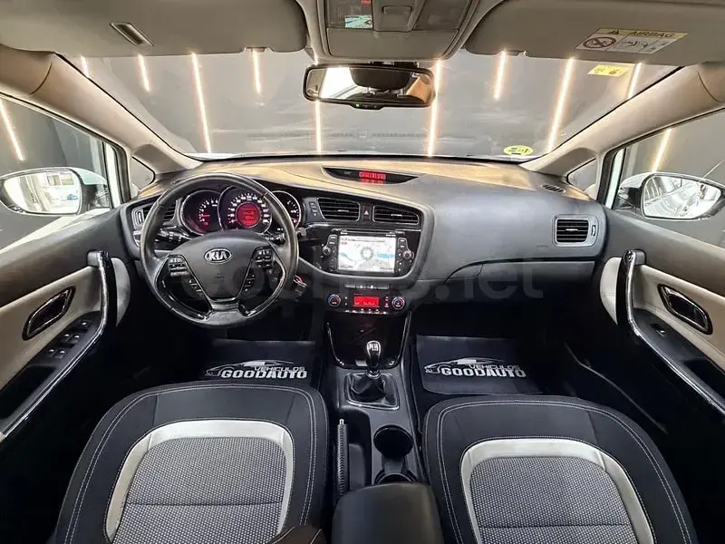 Usado Kia Ceed GT 128 CV (94 kW) 2014 Blanco Berlina