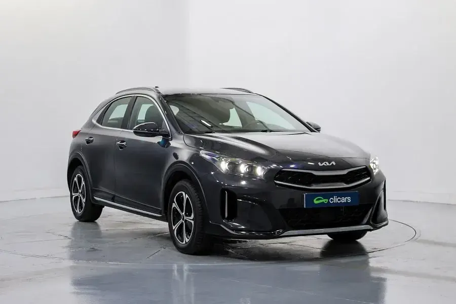 Usado Kia XCeed 141 CV (103 kW) 2024 Gris / plata SUV