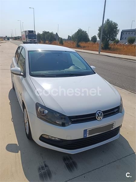 Blanco Usado 2015 VW Polo Berlina | 9500 € (Precio justo) - Imagen 1/4