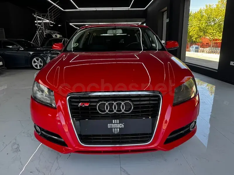 Usado Audi A3 Attraction 150 CV (110 kW) 2013 Rojo Berlina