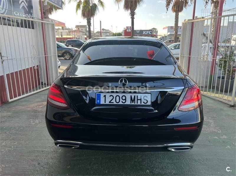 Usado Mercedes E200 150 CV (110 kW) 2017 Negro Berlina