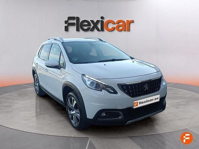 Usado Peugeot 2008 Allure 100 CV (73 kW) 2019 Blanco SUV