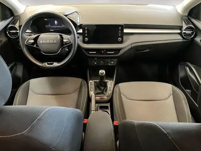 Nuevo Skoda Fabia Selection 80 CV (58 kW) 2025 Gris Utilitario