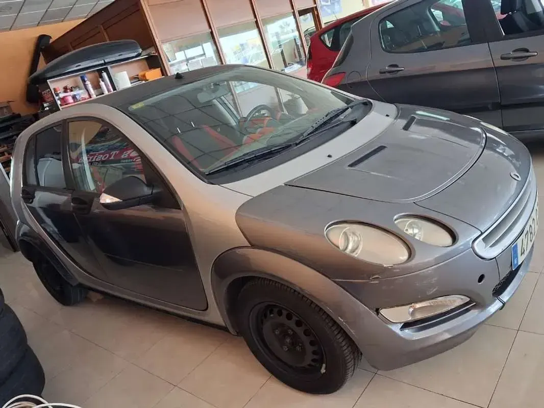 Usado Smart ForFour Pulse 95 CV (69 kW) 2004 Gris Utilitario