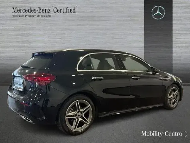 Usado Mercedes A180 116 CV (85 kW) 2024 Negro noche Berlina