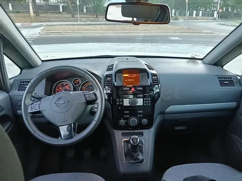 Usado Opel Zafira 110 CV (80 kW) 2010 Azul Monovolumen