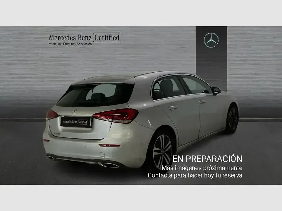 Usado Mercedes A180 136 CV (100 kW) 2022 Gris Berlina