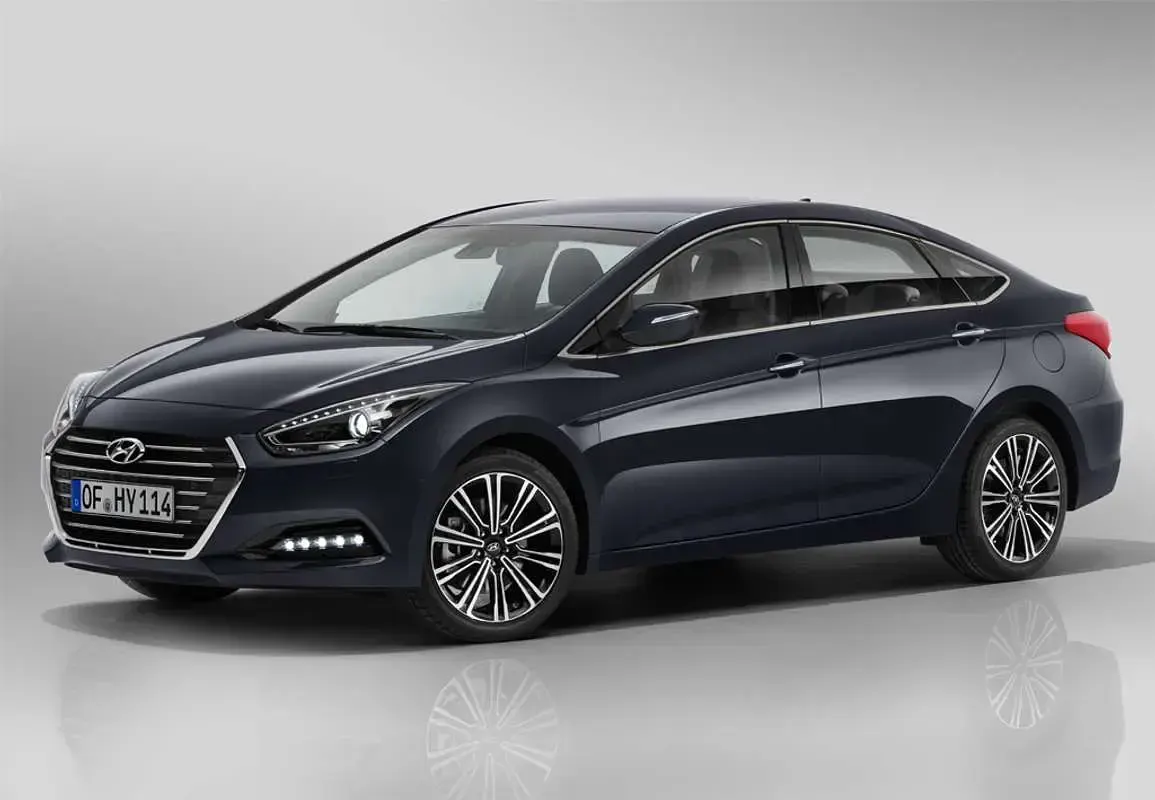 Usado Hyundai i40 136 CV (100 kW) 2015 Blanco Familiar