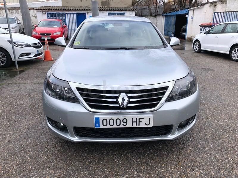 Usado Renault Latitude Expression 150 CV (110 kW) 2011 Gris / plata Berlina