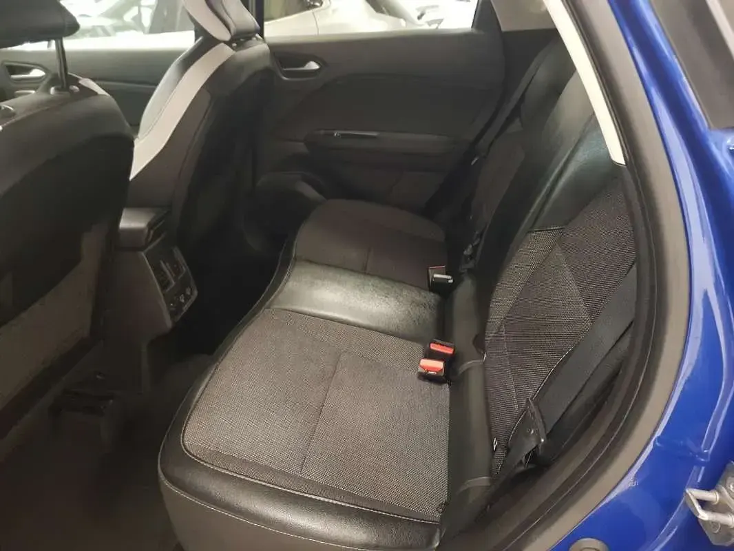Usado Renault Captur Techno 91 CV (66 kW) 2023 Azul SUV