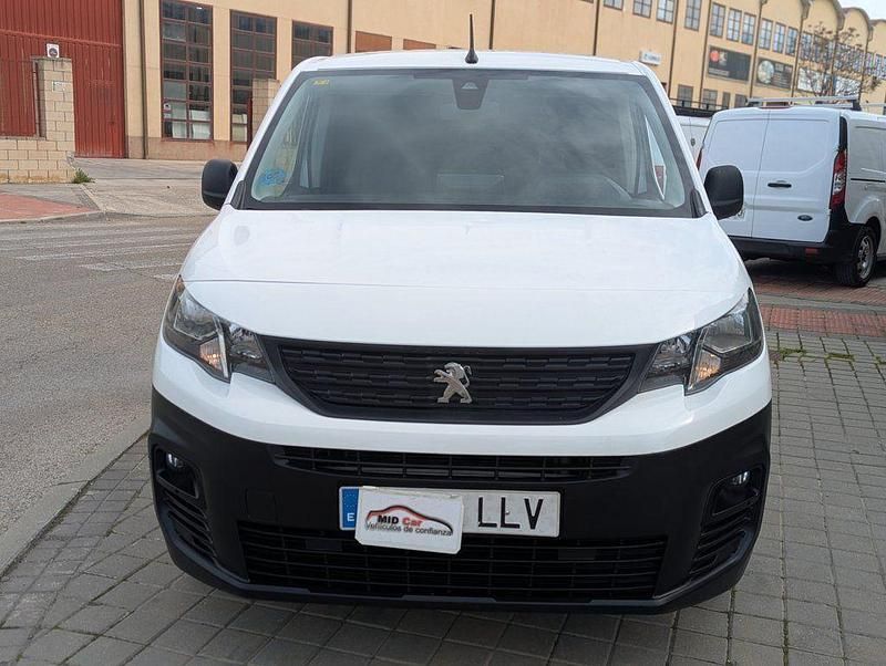 Usado Peugeot Partner Premium 100 CV (73 kW) 2021 Blanco Monovolumen