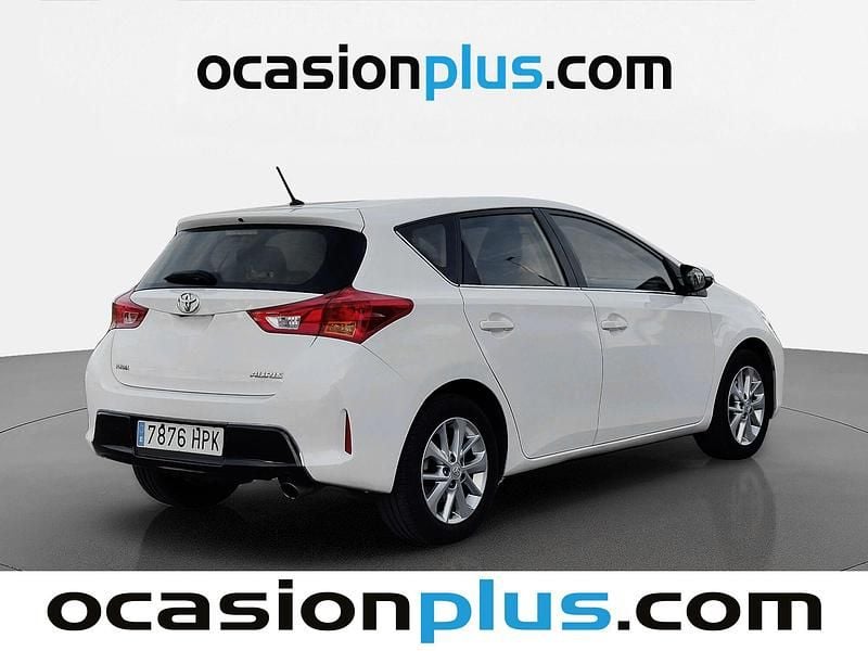 Usado Toyota Auris Active 132 CV (97 kW) 2013 Blanco Utilitario