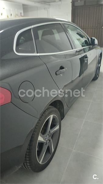 Usado Volvo V40 R-Design Kinetic 150 CV (110 kW) 2014 Negro Berlina