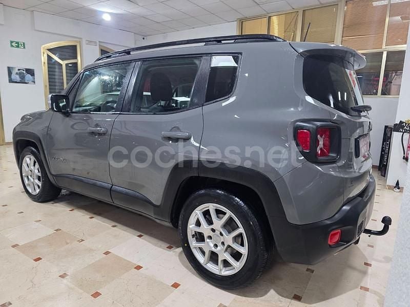 Usado Jeep Renegade Limited 131 CV (96 kW) 2023 Gris / plata SUV