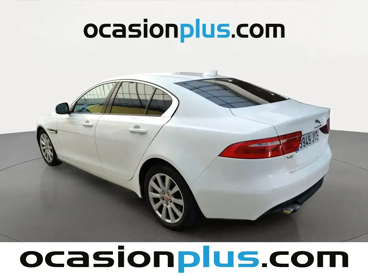 Usado Jaguar XE Pure 180 CV (132 kW) 2016 Blanco Berlina