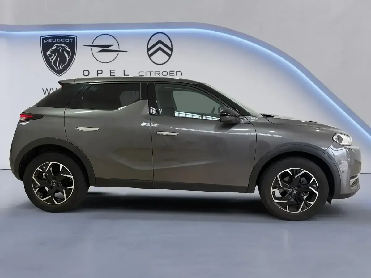 Usado DS Automobiles DS3 Crossback So Chic 100 CV (73 kW) 2020 Gris SUV