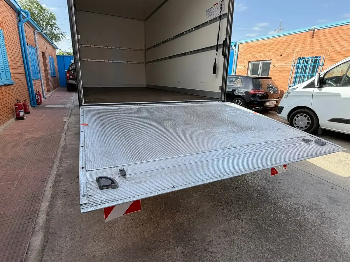 Usado Citroën Jumper 140 CV (102 kW) 2023 Blanco Monovolumen