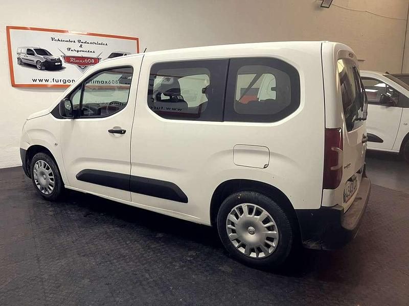Usado Opel Combo Life Expression 102 CV (75 kW) 2020 Blanco Monovolumen