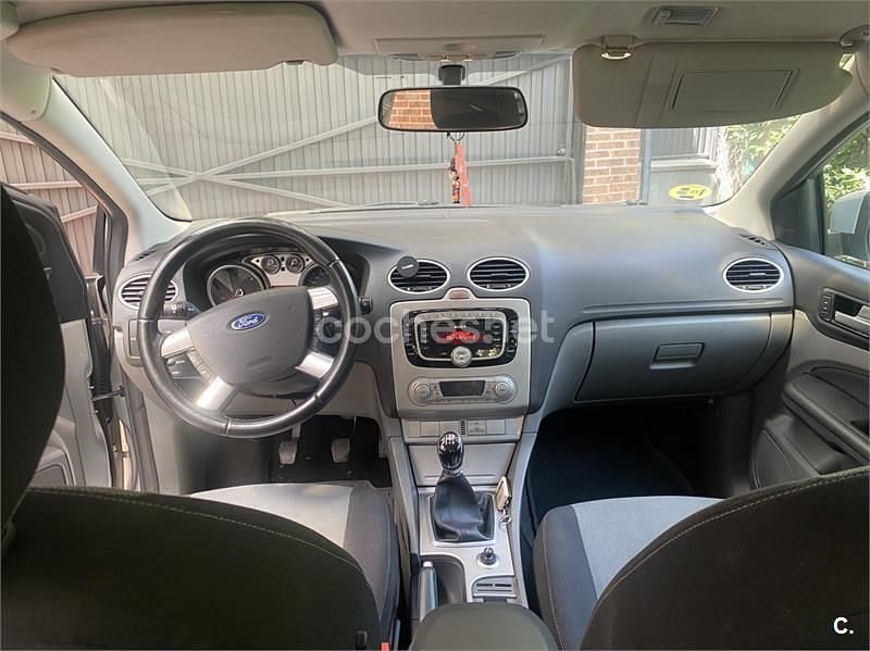 Gris / plata Usado 2010 Ford Focus Trend Berlina | 3000 € (Super precio) - Imagen 1/3