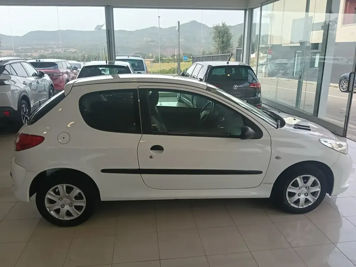 Occasion Peugeot 206+ 70 ch (51 kW) 2010 Blanc Citadine