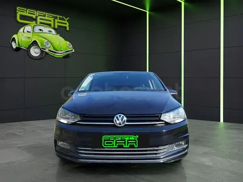 Usado VW Touran Edition 110 CV (80 kW) 2016 Negro Monovolumen