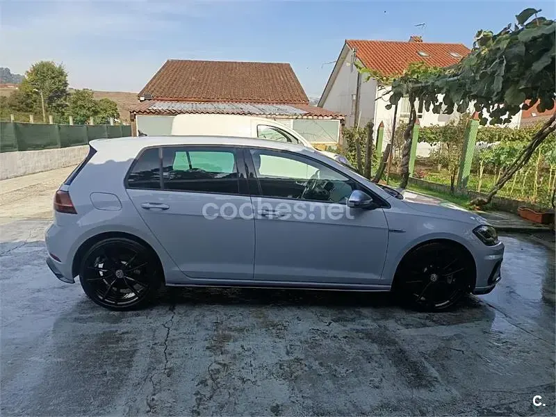 Usado VW Golf VII R 310 CV (228 kW) 2017 Gris / plata Berlina