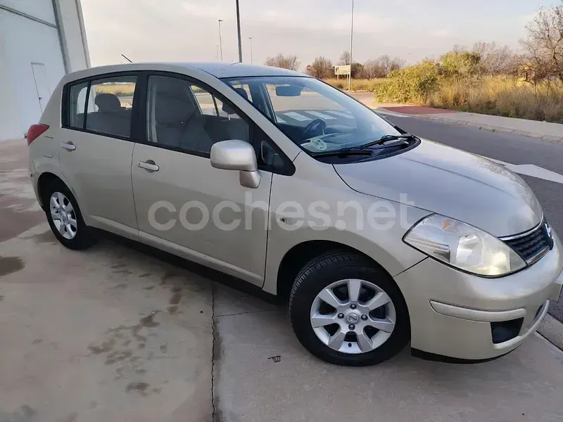 Occasion Nissan Tiida Tekna 105 ch (77 kW) 2010 Beige Berline