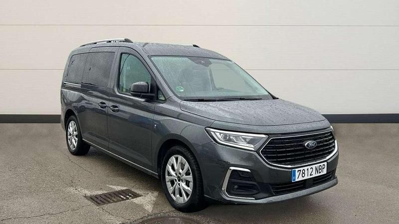 Usado Ford Tourneo Connect Titanium 122 CV (89 kW) 2025 Gris Monovolumen