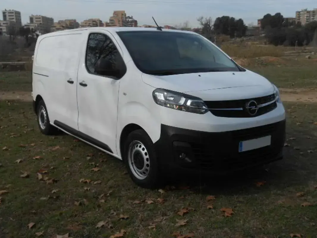 Usado Opel Vivaro-e Combi 102 CV (75 kW) 2020 Blanco Monovolumen
