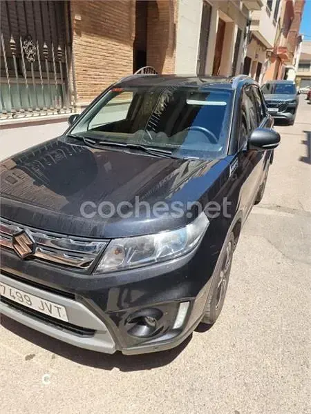 Usado Suzuki Vitara GLX 120 CV (88 kW) 2016 Negro SUV