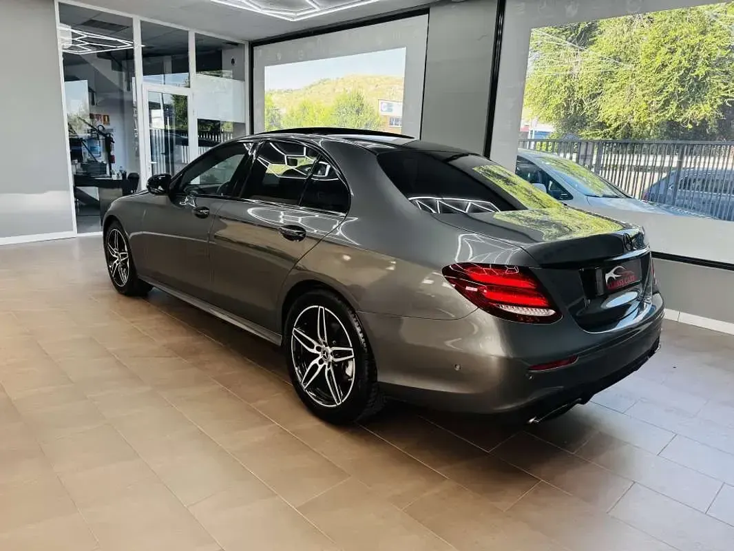 Usado Mercedes E400 340 CV (250 kW) 2018 Gris Berlina