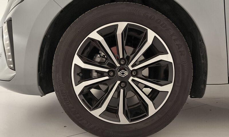 Usado Renault Clio V Techno 100 CV (73 kW) 2025 Gris Berlina