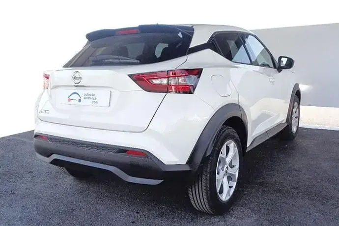 Käytetty Nissan Juke Acenta 114 HP (83 kW) 2021 Katumaasturi
